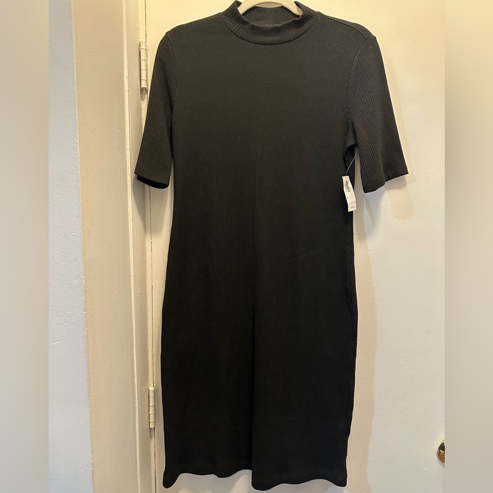 Black Ribbed Short Sleeve Dress